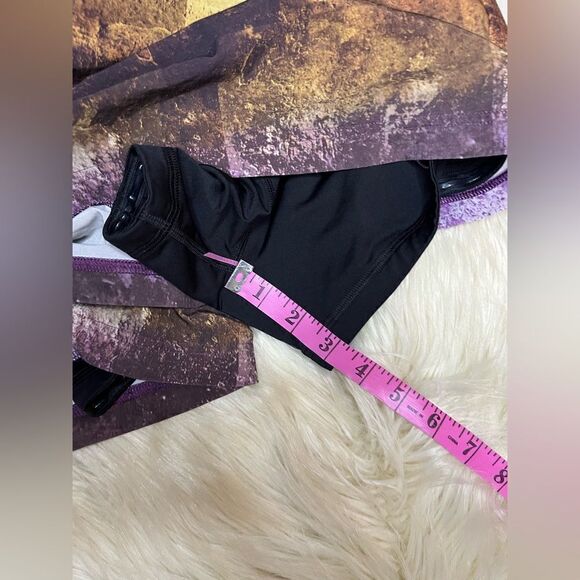 Lucy abstract running shorts sz medium - Picture 7 of 7